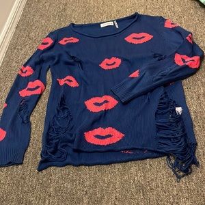 Navy with pink lips shredded sweater design so adorable size small/medium